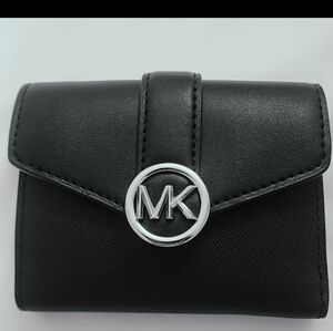 Michael Kors CARMEN MEDIUM LOGO AND FAUX LEATHER WALLET BLACK